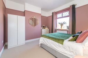 Bed- click for photo gallery